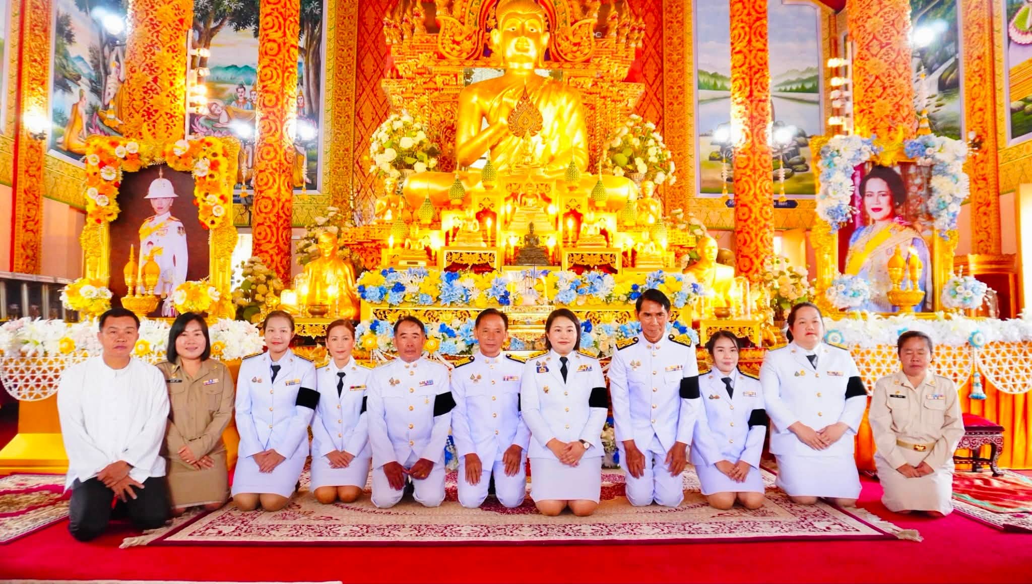 เข้าร่วมพิธีเจริญพระพุทธมนต์และทำบุญตักบาตร